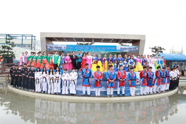 c9c3a68541dd8745889cb32adcd9adc4_1490062